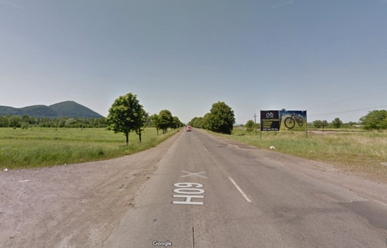 Фото рекламної площини за адресою с. Бедевля, виїзд,  в сторону м. Тячів