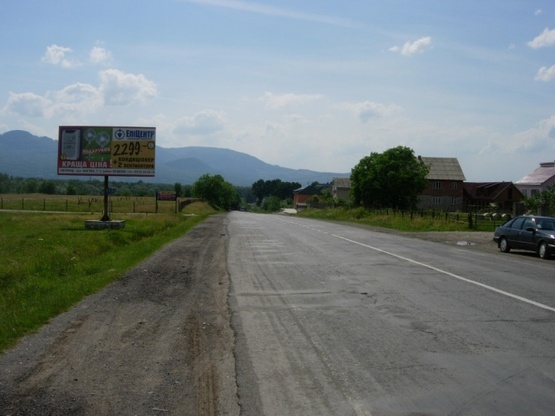 Фото рекламної площини за адресою с.Грушово,вул.Головна, біля стадіону, фітнес центр,  в сторону м.Мукачево