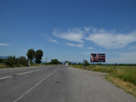 Фото рекламної площини за адресою смт.Буштино виїзд з селища в сторону м.Ужгород траса Рогатин-Мукачево