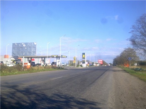 Фото рекламної площини за адресою Тячів вул.Армійська вїзд в місто зі сторони м.Ужгород траса Мукачево-Рогатин, біля АЗС "ОККО"