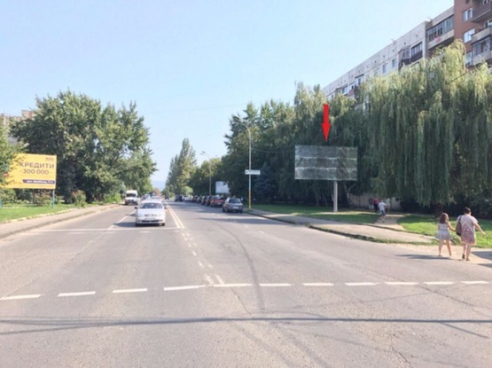 Фото рекламной плоскости по адресу м.Ужгород вул.Минайська біля кінотеатру Доміон в`їзд в місто із сторони с.Минай
