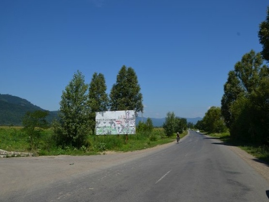 Фото рекламної площини за адресою Виїзд з с.Велятино  в сторону м. Хуст