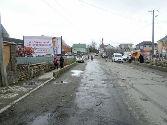 Фото рекламної площини за адресою смт. Вишково - центр селища, біля ринку