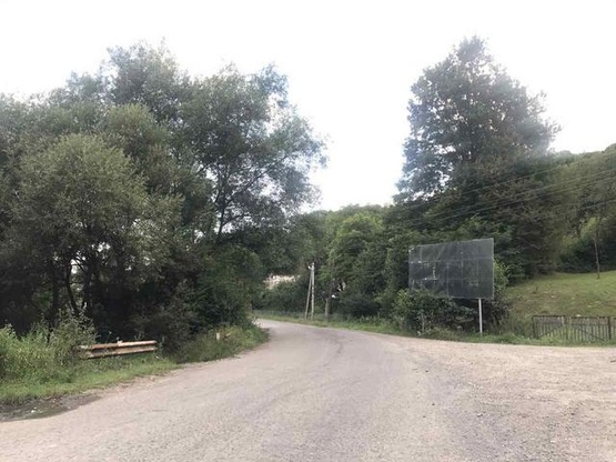 Фото рекламной плоскости по адресу с. Нересниця, виїзд з центру, в сторону с. Новоселиця