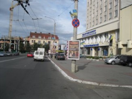 Фото рекламной плоскости по адресу вул. Бандери - Незалежності №1 ст.А