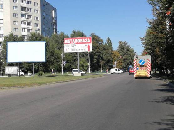Фото рекламной плоскости по адресу Вул. Сквирське шосе (Зелена зона, навпроти дитячої стомат. поліклініки)