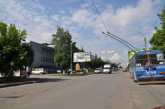 Фото рекламної площини за адресою вул.Комарова 1       (р-н. Автовокзала)