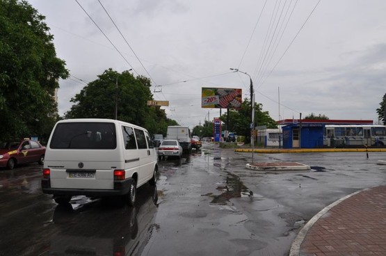 Фото рекламной плоскости по адресу вул.Руська 250    (р-н. Гравітон)   Т.Ц. Екватор