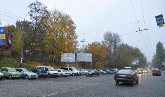 Фото рекламной плоскости по адресу вул.Гагаріна (навпроти з.д. вокзала автостоянка)