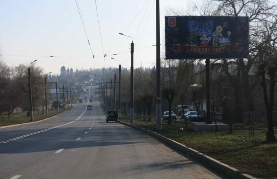 Фото рекламной плоскости по адресу вул.Героїв Майдану -Комарова