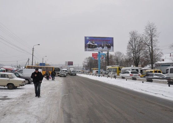 Фото рекламної площини за адресою вул. Калинівський ринок (розділова смуга)