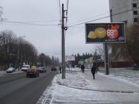 Фото рекламной плоскости по адресу вул. 600-річчя, 19