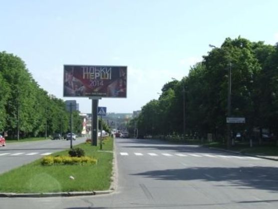 Фото рекламной плоскости по адресу проспект Юності, 4(північ)