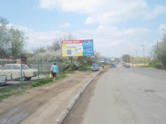 Фото рекламной плоскости по адресу Набережна-Мазепи кільце (Сільпо, Комфі)