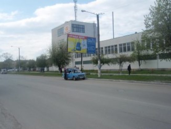 Фото рекламной плоскости по адресу Петлюри,17 (хлібокомбінат)