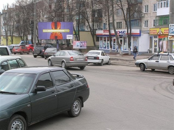 Фото рекламной плоскости по адресу Яновского.