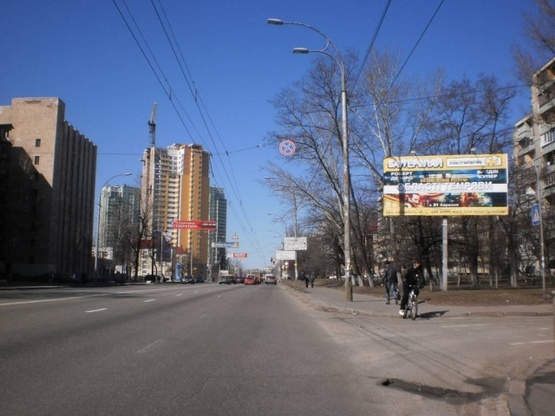Фото рекламной плоскости по адресу Валерия Лобановского (Краснозвездный) проспект, 33  по ходу к Севастопольской пл.
