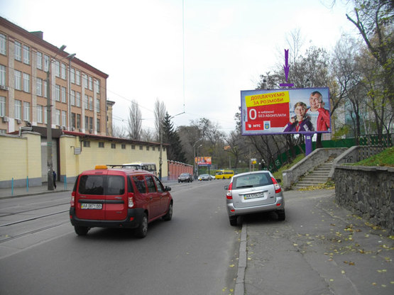 Фото рекламной плоскости по адресу ул.Глыбочицкая/ул.Артема направление на Подол, Татарку