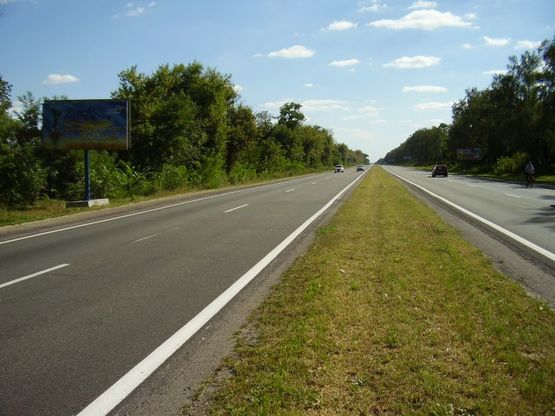 Фото рекламной плоскости по адресу траса М-05 Київ-Одеса, км 74+840 ліво