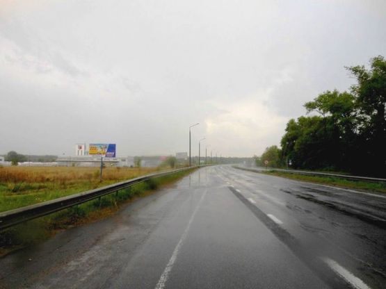 Фото рекламной плоскости по адресу об'їзд м. Бровари, траса М-01, км 34+500 право, с.Калинівка, термінал Raben,  "Флагман СіФуд", "Транс Логістік"