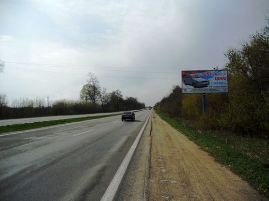 Фото рекламної площини за адресою траса М-05 Київ-Одеса, км 77+590 право