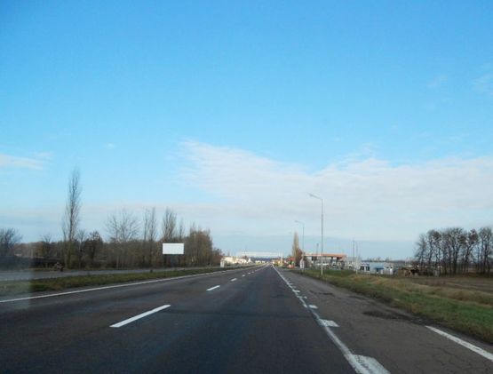 Фото рекламної площини за адресою траса М-05 Київ-Одеса, км 97+785 право
