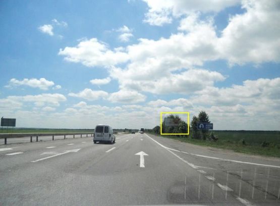 Фото рекламної площини за адресою траса М-05 Київ-Одеса, км 100+970 право