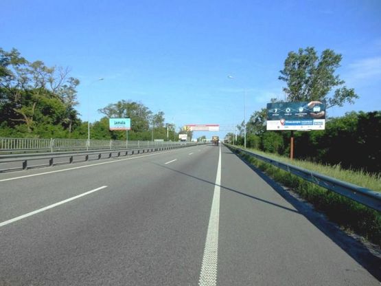 Фото рекламной плоскости по адресу Харківська траса, с. Іванків, км 44+720 ліво