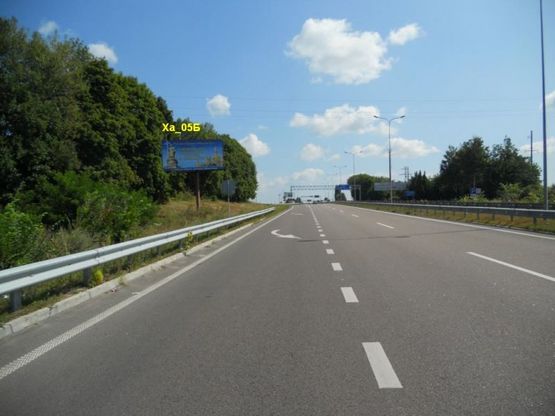 Фото рекламной плоскости по адресу Харьковская трасса, км 103+000 лево,  г.Яготин