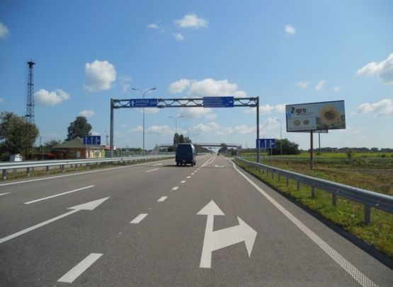 Фото рекламної площини за адресою Харьковская трасса, км 103+500 право,  г.Яготин