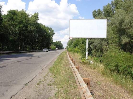 Фото рекламної площини за адресою Київське шоссе, в`їзд до міста з м.Київ, праворуч перед заводом "Силікат"  табл№339008 (після борду 339009)