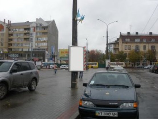 Фото рекламной плоскости по адресу вул.Незалежності-Бандери №2 ст Б