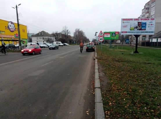 Фото рекламної площини за адресою вул.Гоголя 52, біля м-на Фуршет (виїзд в сторону Полтави)