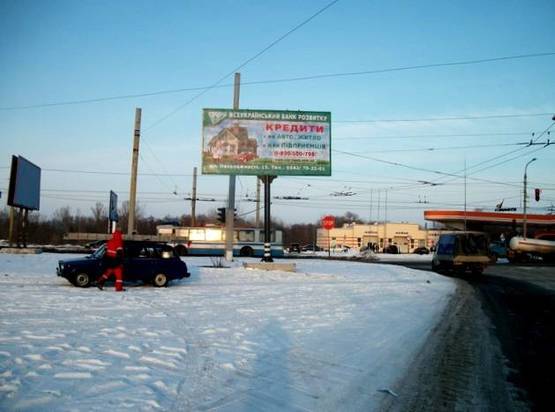 Фото рекламной плоскости по адресу пр-т Лушпы (разделитель) из центра