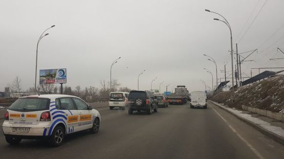 Фото рекламной плоскости по адресу Дарницкое шоссе платформа электрички Левый Берег, 200 м до