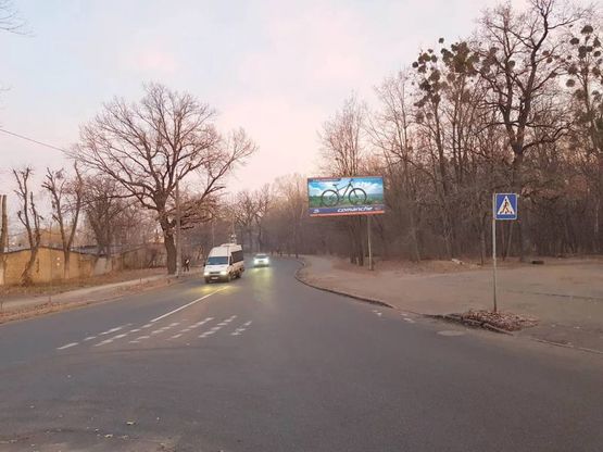 Фото рекламной плоскости по адресу ул. Саратовская, 61