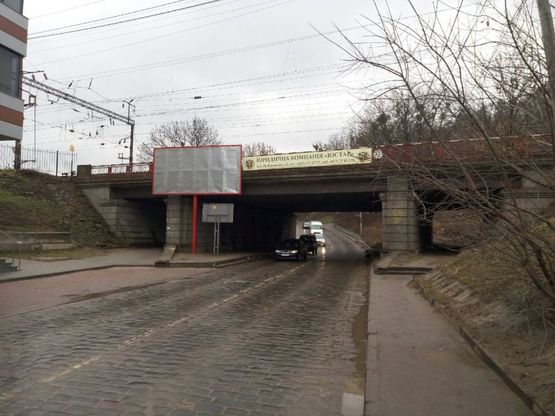 Фото рекламной плоскости по адресу Опришківська вул