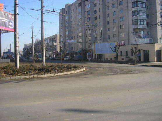 Фото рекламной плоскости по адресу вул.Комарова 33