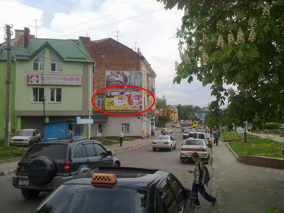 Фото рекламной плоскости по адресу вул.Л.Українки,16 (нижній)