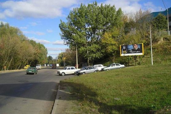 Фото рекламной плоскости по адресу вул.Набережна - вул. Яровицької (місце 2)