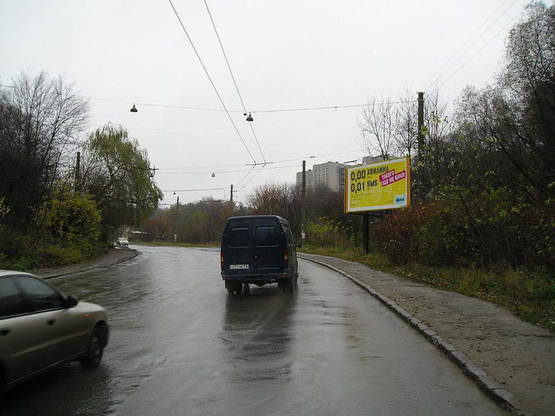 Фото рекламной плоскости по адресу вул.Стуса (з центра)
