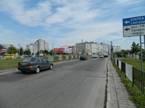 Фото рекламной плоскости по адресу пр.Червоної Калини (к-тр "Довженко", місце №2, ТЦ Арсен)