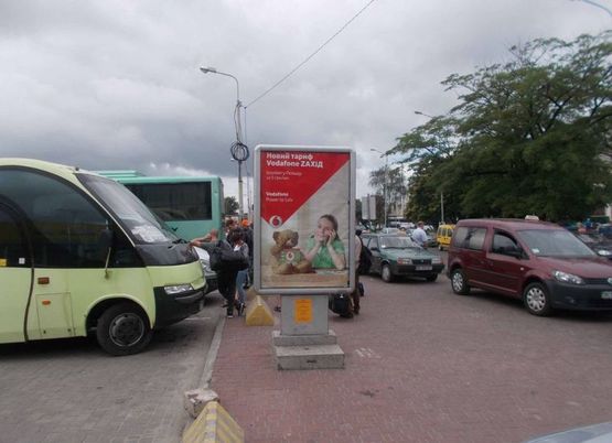 Фото рекламної площини за адресою пл Двірцева