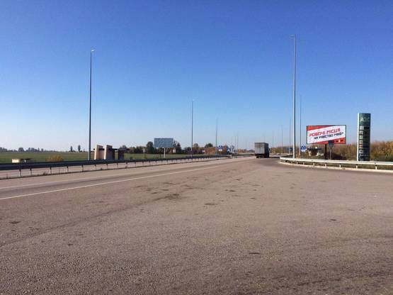 Фото рекламної площини за адресою трасса Київ Чоп у напрямку до Рівного, пост ДАІ поворот на Корець ст.А