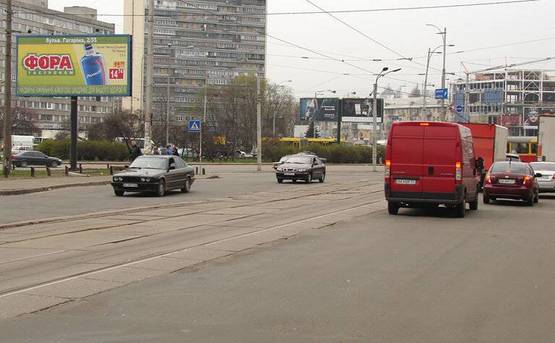 Фото рекламної площини за адресою Ленинградская пл/ул.Пражская (В)