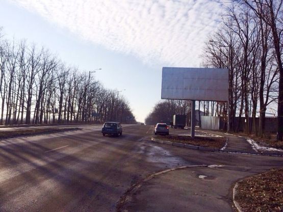 Фото рекламной плоскости по адресу вул. Визволителів, навпроти 20-а, (біля Автобазару), перед вул. Піківецькою, виїзд з М-05, сторона А