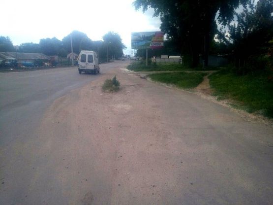 Фото рекламной плоскости по адресу вул. Дерев"янко, 12(навпроти Оптових баз)