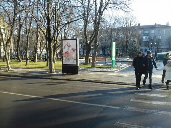 Фото рекламной плоскости по адресу ул. Октябрьская, 33 возле бывшего НК "Зебра" направление гостиницы "Кремень"
