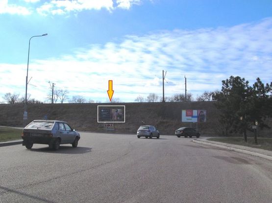 Фото рекламной плоскости по адресу о.Хортица_кольцо_мостовая развязка