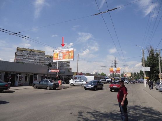 Фото рекламной плоскости по адресу Березинская ул. 26, возле Березинского рынка, из центра